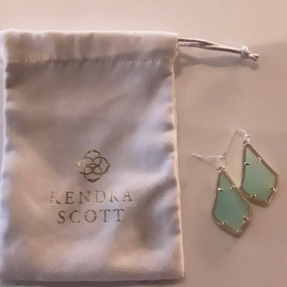 Kendra Scott Earnings